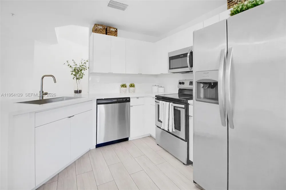 8930 NE 8th Ave #901