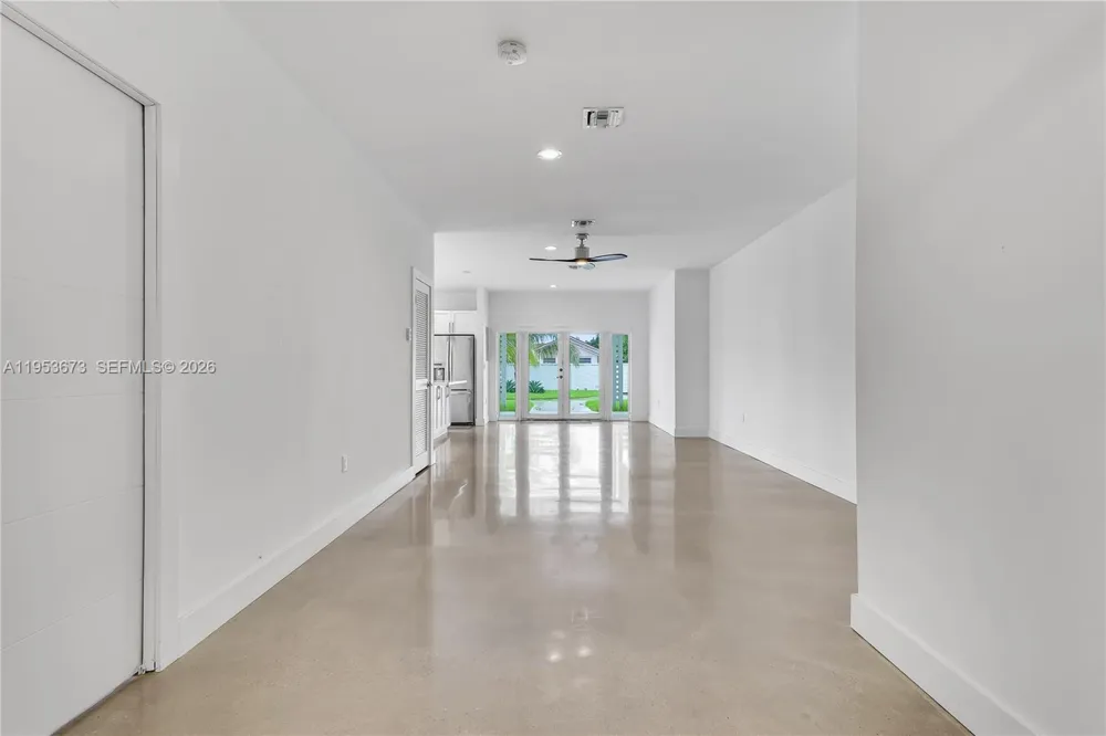 2247 NW 2nd St Miami, FL 33125
