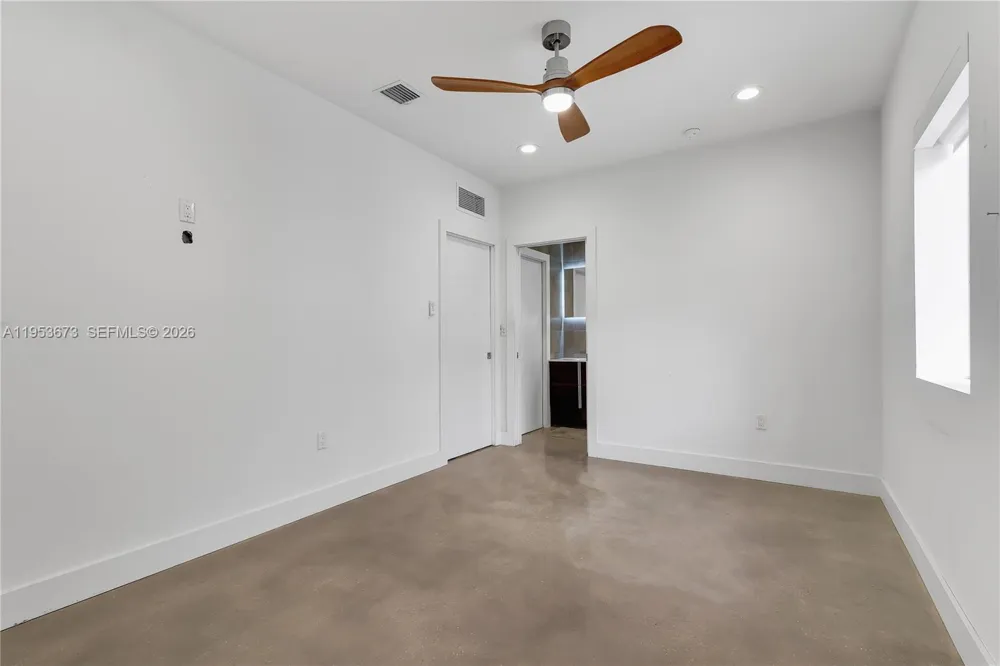 2247 NW 2nd St Miami, FL 33125