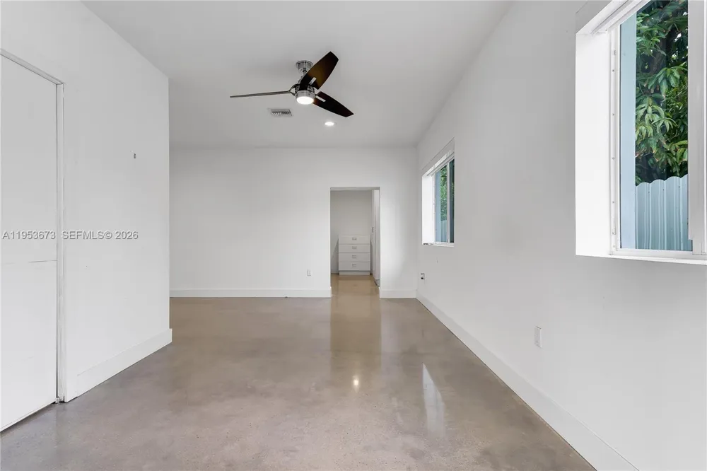 2247 NW 2nd St Miami, FL 33125