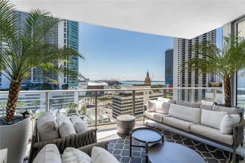 851 NE 1st Avenue #1409