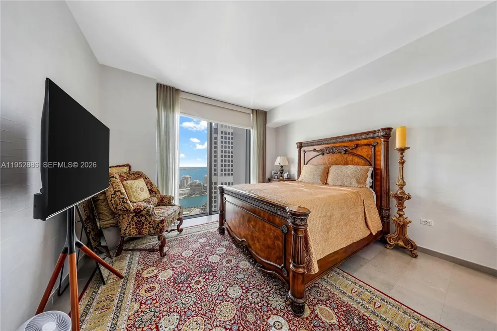 68 SE 6th St #3309 Miami, FL 33131