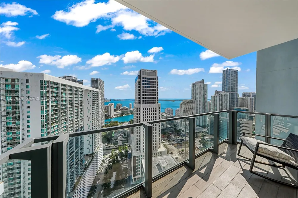 68 SE 6th St #3309 Miami, FL 33131