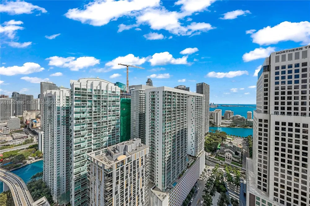 68 SE 6th St #3309 Miami, FL 33131