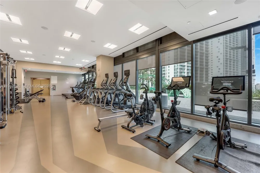 68 SE 6th St #3309 Miami, FL 33131