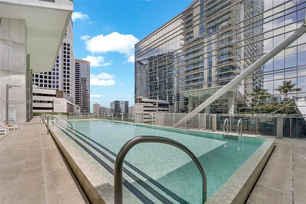 68 SE 6th St #3309 Miami, FL 33131
