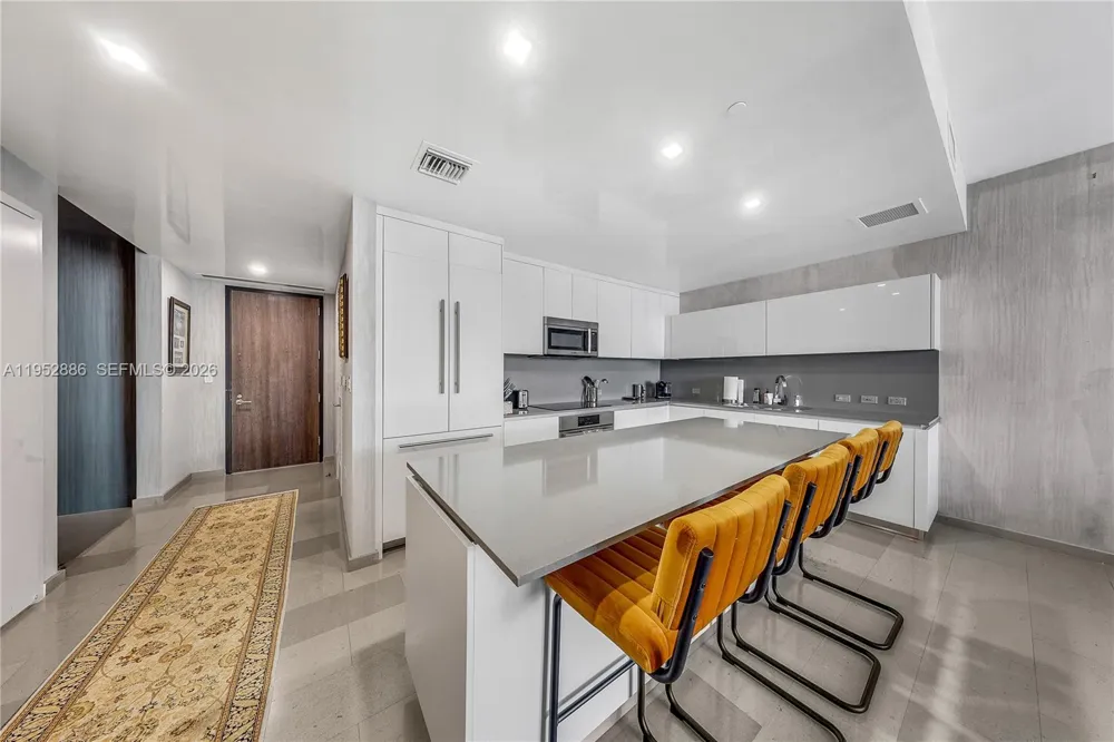 68 SE 6th St #3309 Miami, FL 33131