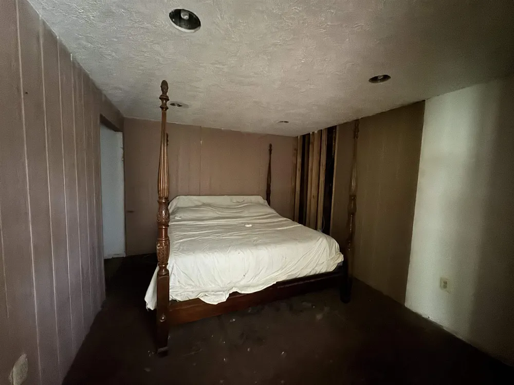 213 Pine Street Lake City City, MI 49651