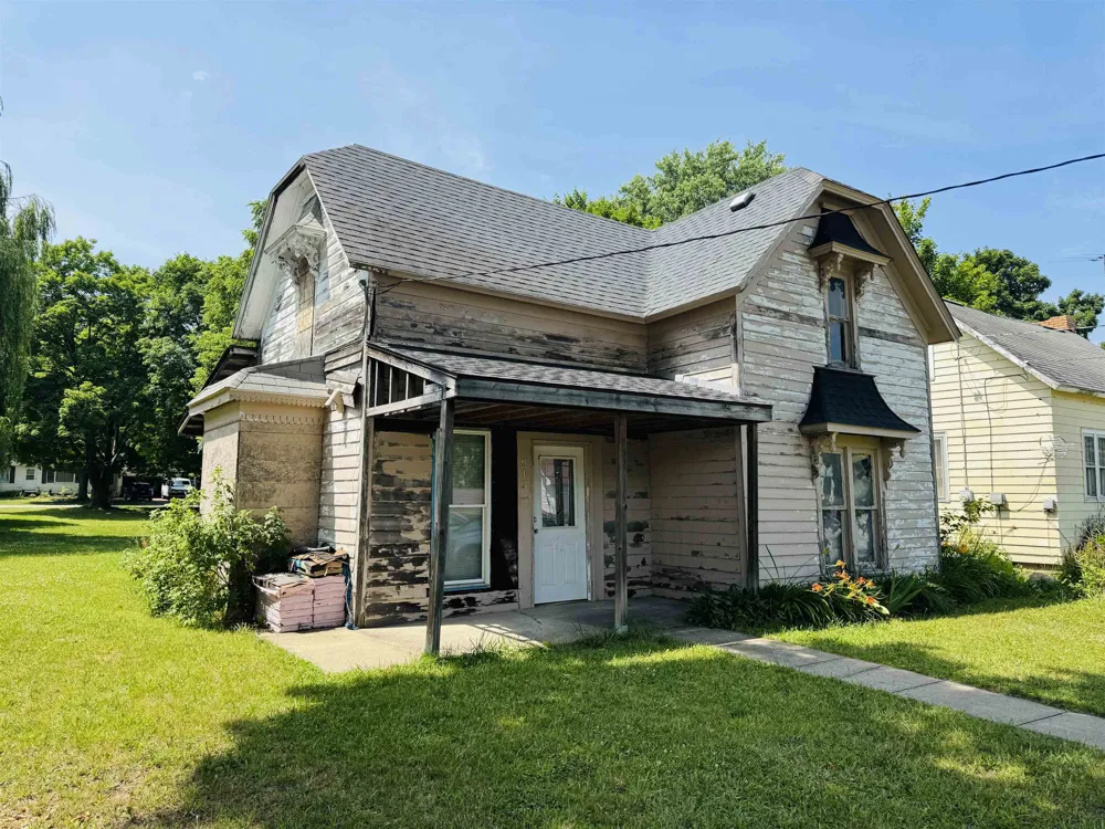 213 Pine Street Lake City City, MI 49651