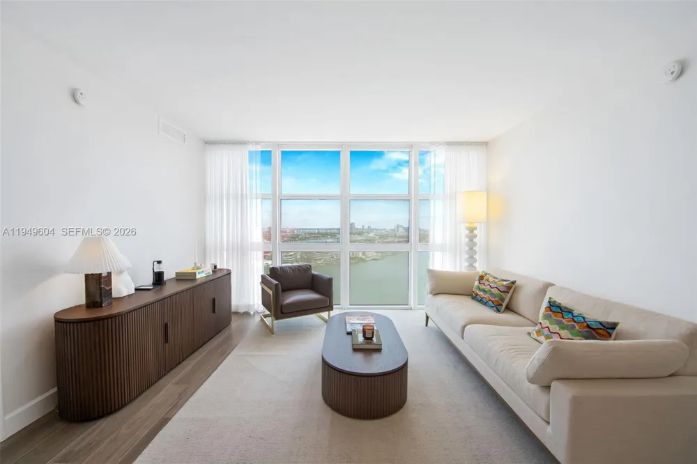 50 Biscayne Blvd #3904 Miami, FL 33132