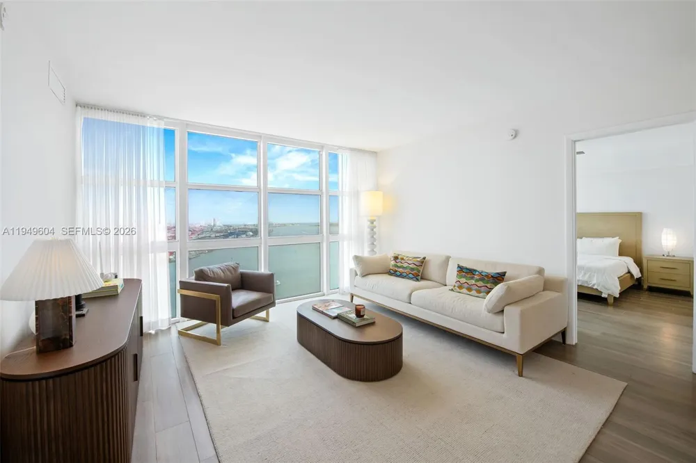 50 Biscayne Blvd #3904 Miami, FL 33132
