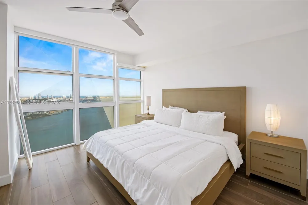 50 Biscayne Blvd #3904 Miami, FL 33132