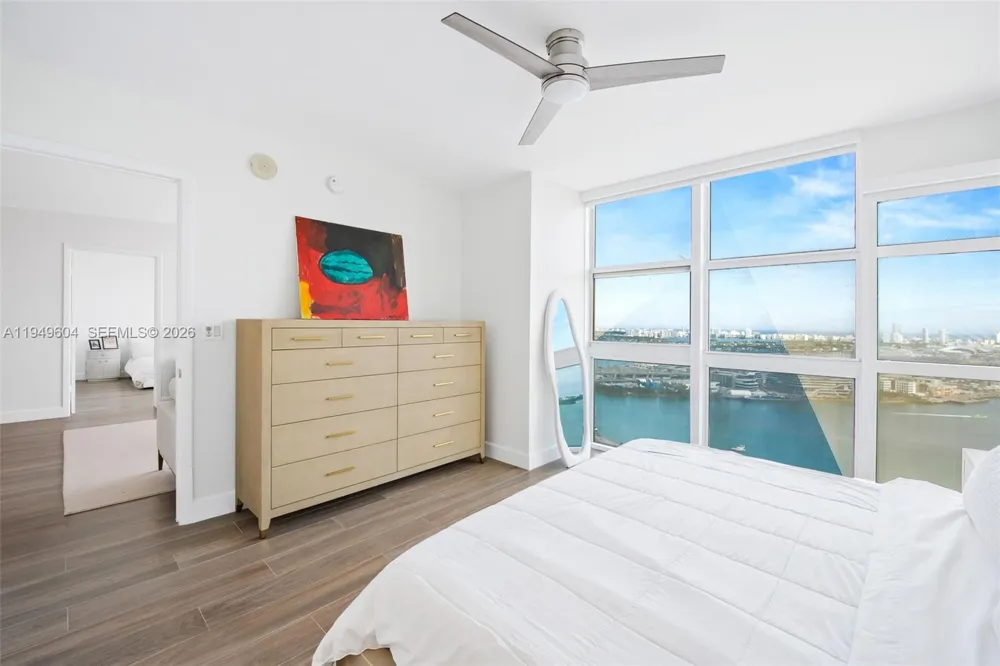 50 Biscayne Blvd #3904 Miami, FL 33132