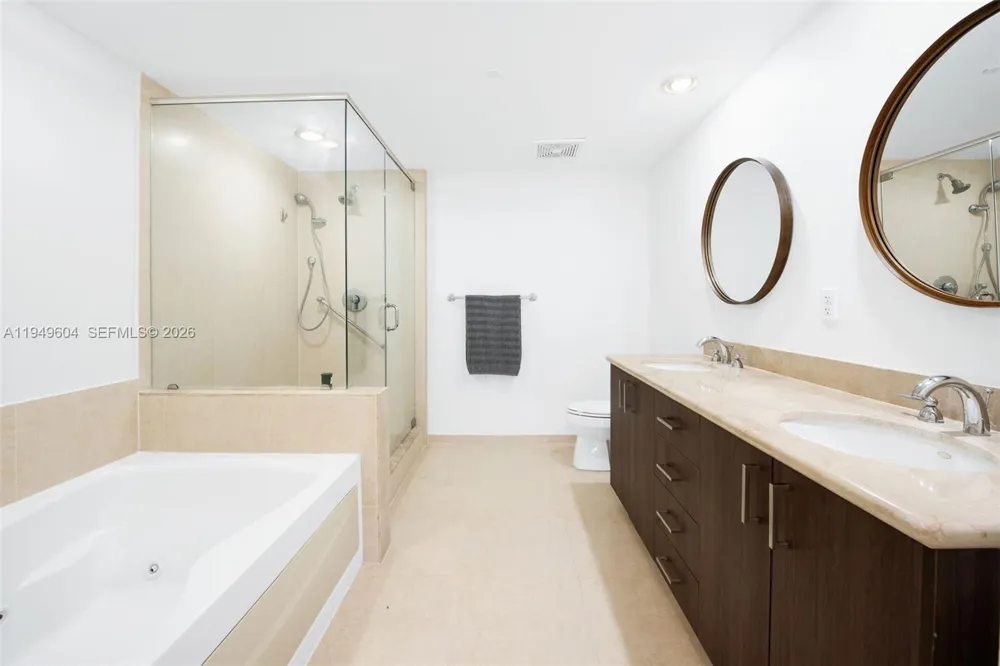 50 Biscayne Blvd #3904 Miami, FL 33132