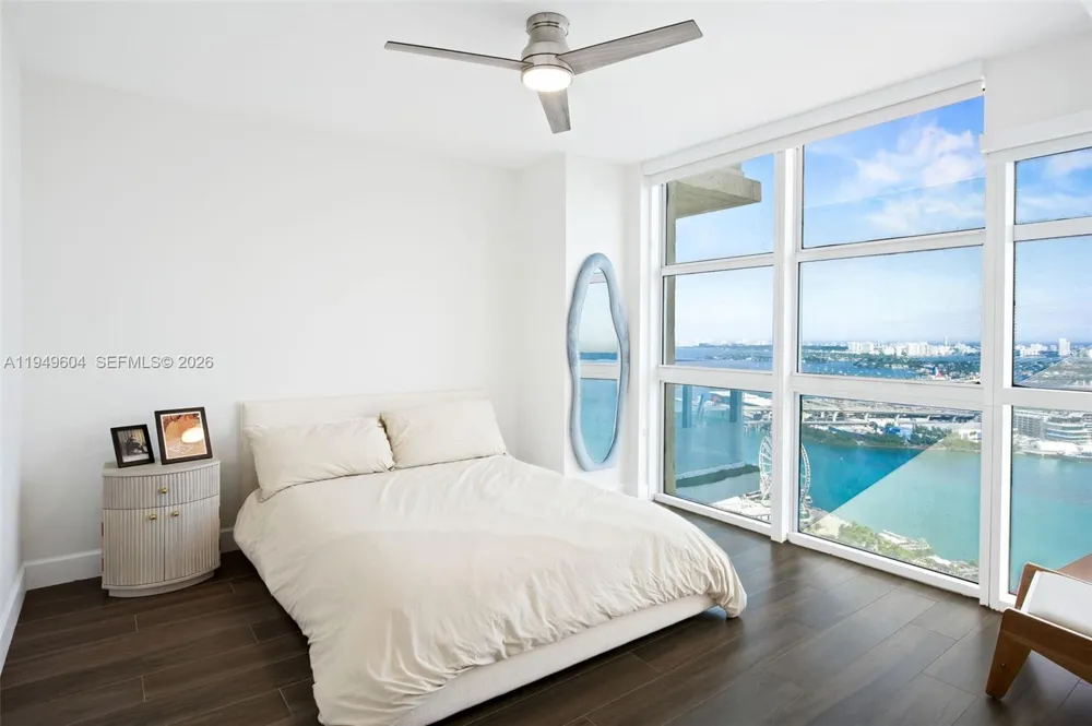 50 Biscayne Blvd #3904 Miami, FL 33132