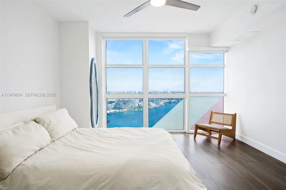 50 Biscayne Blvd #3904 Miami, FL 33132