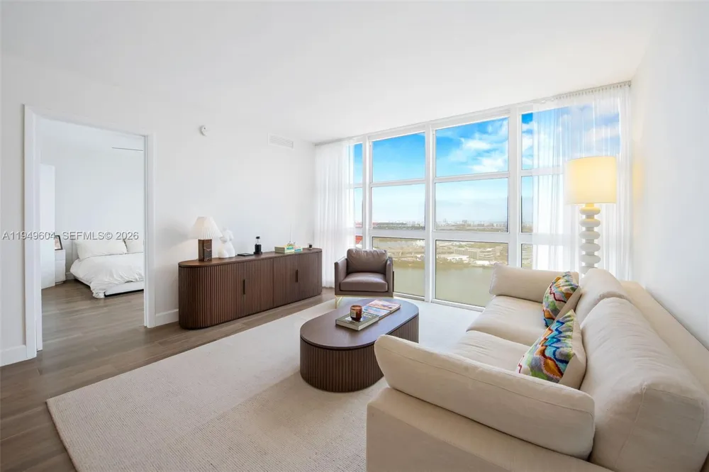 50 Biscayne Blvd #3904 Miami, FL 33132