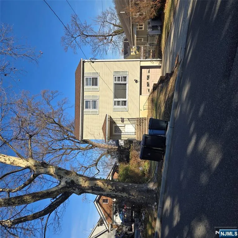 185 E Highland Avenue