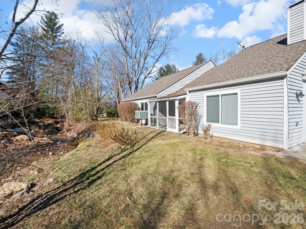 102 Llama Way Black Mountain, NC 28711