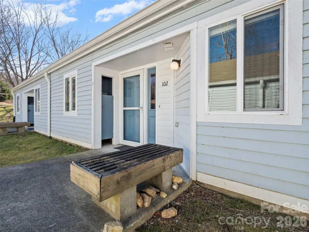 102 Llama Way Black Mountain, NC 28711