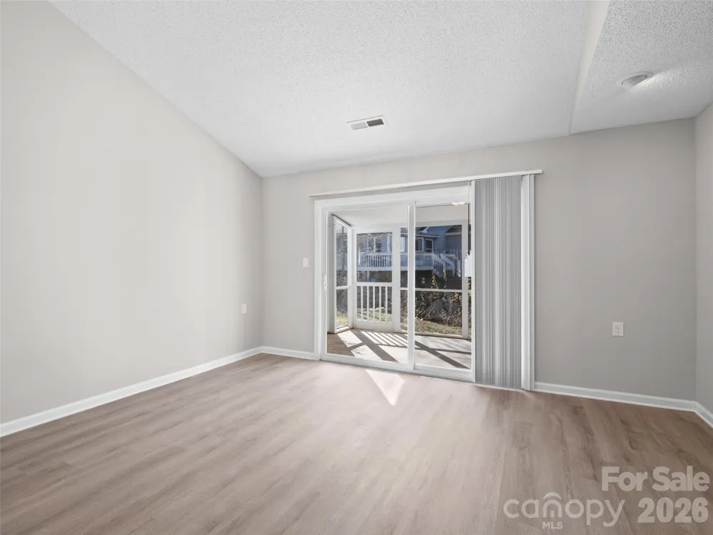 102 Llama Way Black Mountain, NC 28711