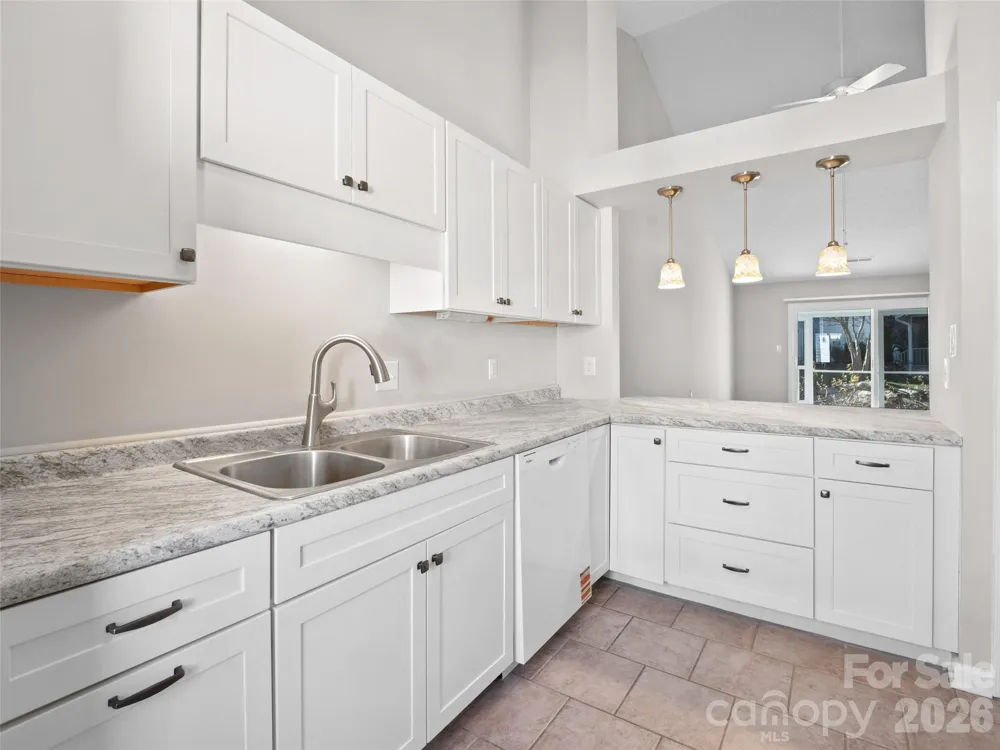 102 Llama Way Black Mountain, NC 28711