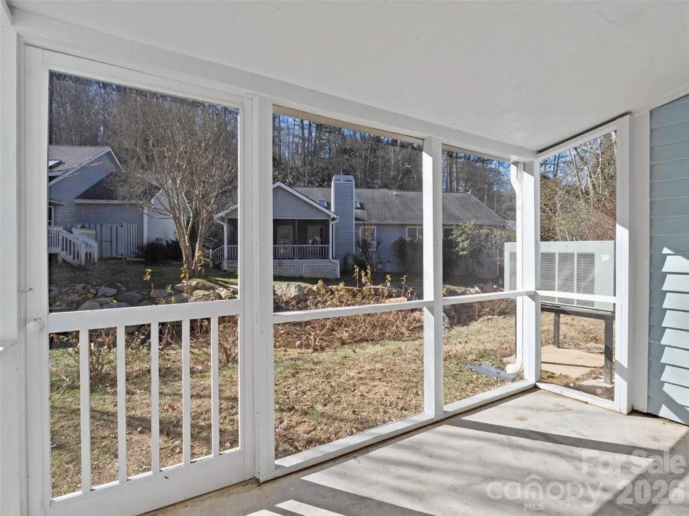 102 Llama Way Black Mountain, NC 28711
