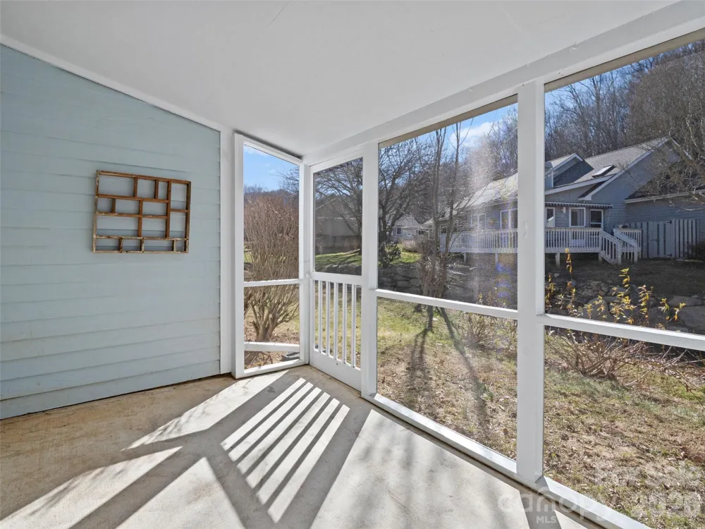 102 Llama Way Black Mountain, NC 28711