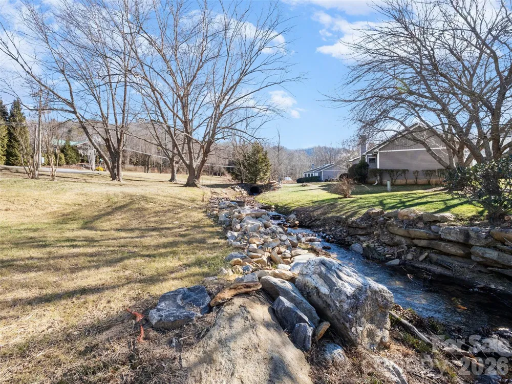 102 Llama Way Black Mountain, NC 28711