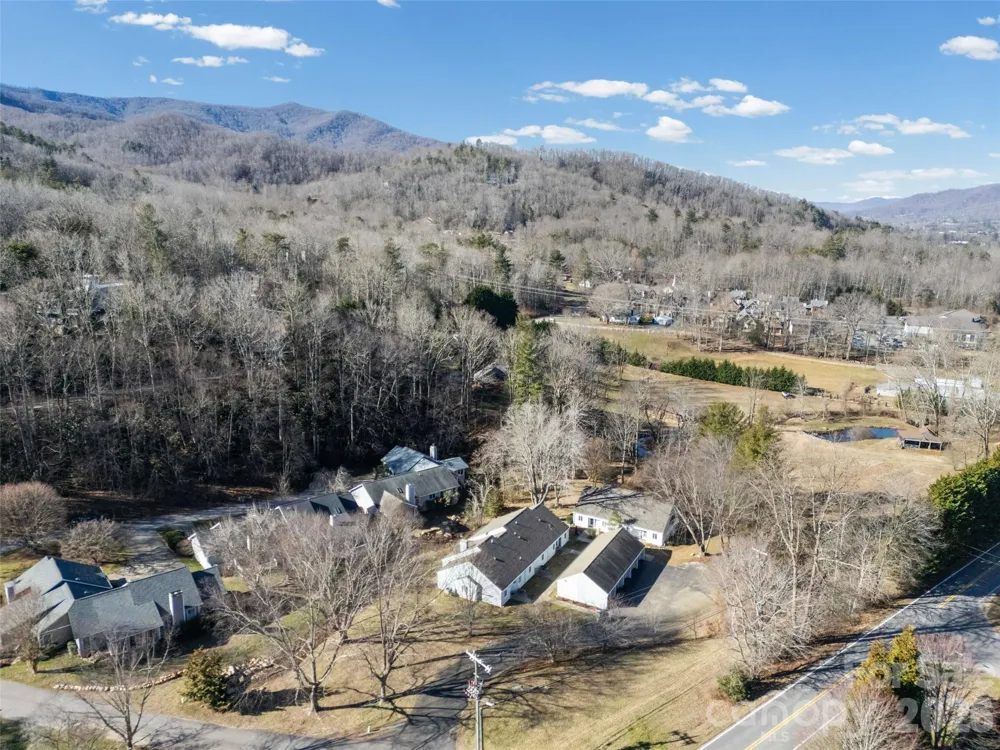102 Llama Way Black Mountain, NC 28711