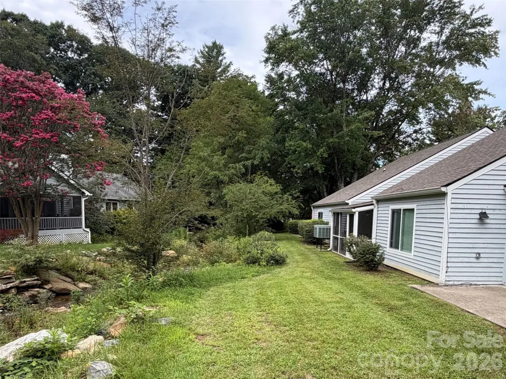 102 Llama Way Black Mountain, NC 28711
