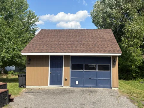 1613 5th Avenue E