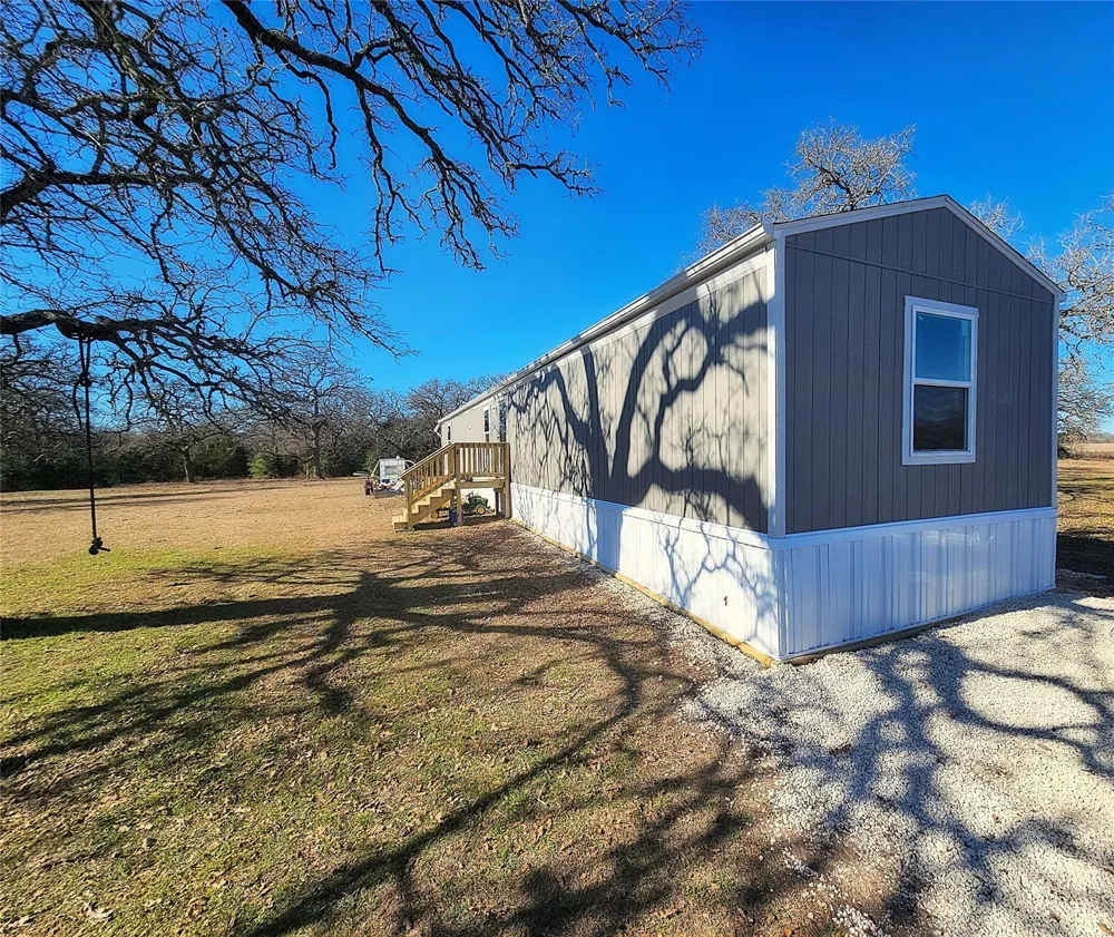 8383 Fm-60 Somerville, TX 77879