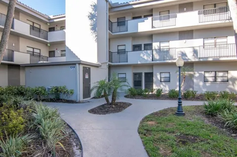 2650 COUNTRYSIDE BOULEVARD #F303