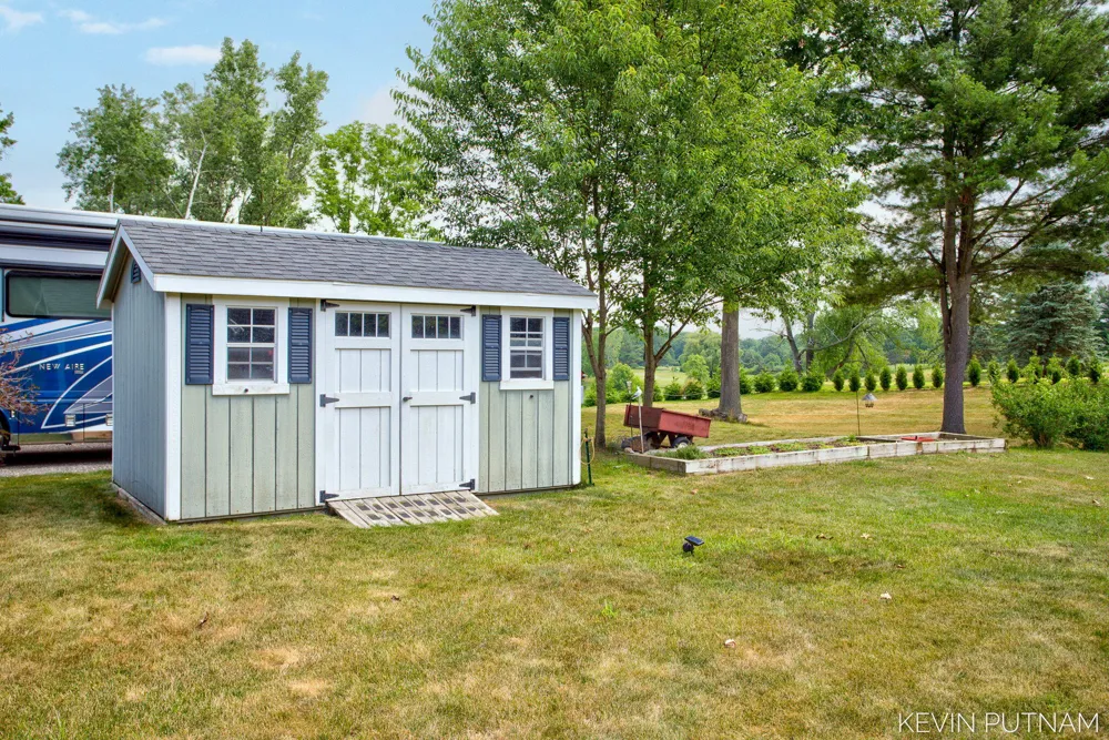 6515 134th Ave Avenue Saugatuck, MI 49453