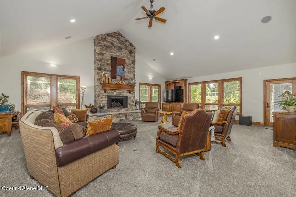 1560 E Bruin Loop Hayden, ID 83835