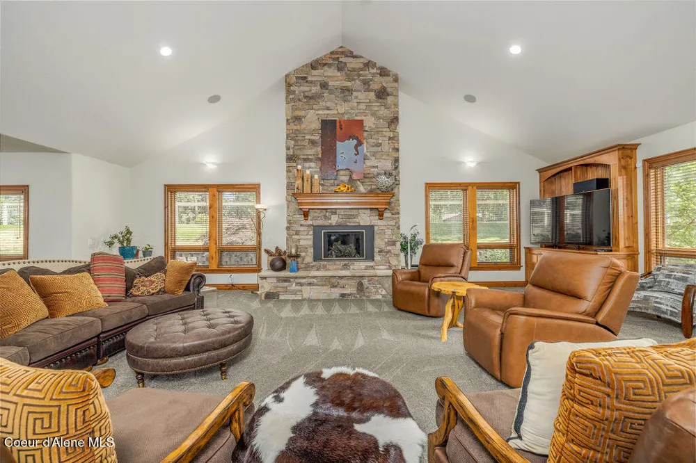 1560 E Bruin Loop Hayden, ID 83835