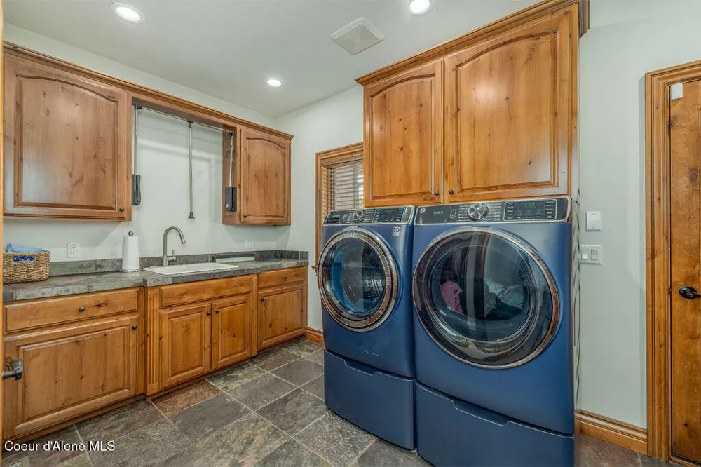 1560 E Bruin Loop Hayden, ID 83835