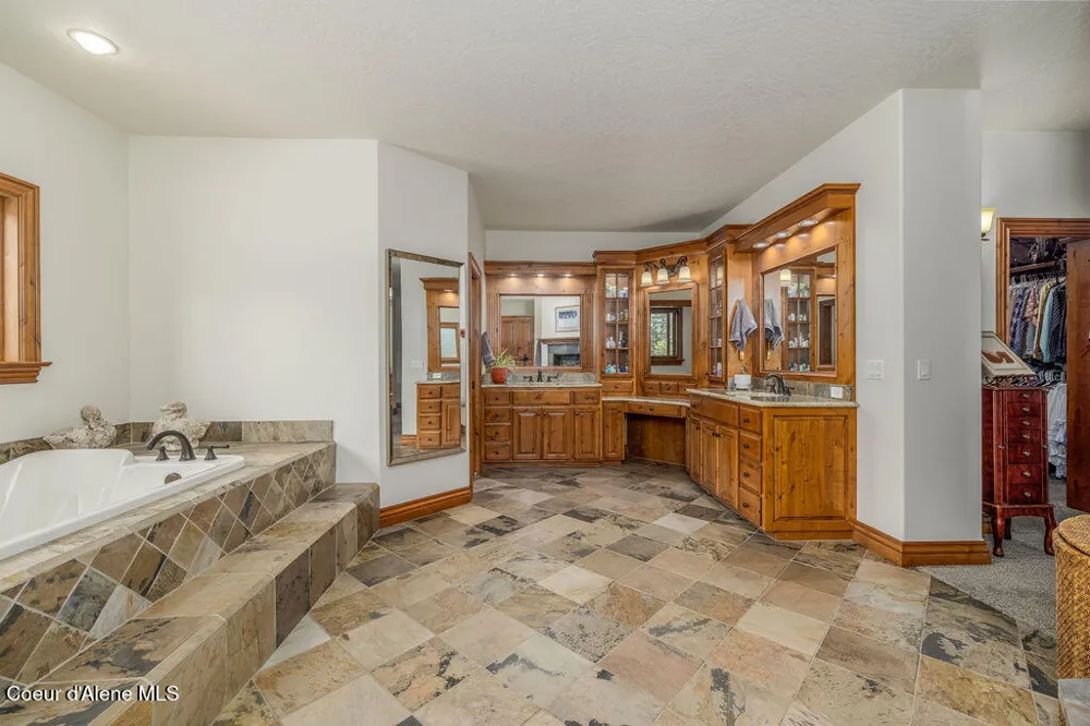 1560 E Bruin Loop Hayden, ID 83835