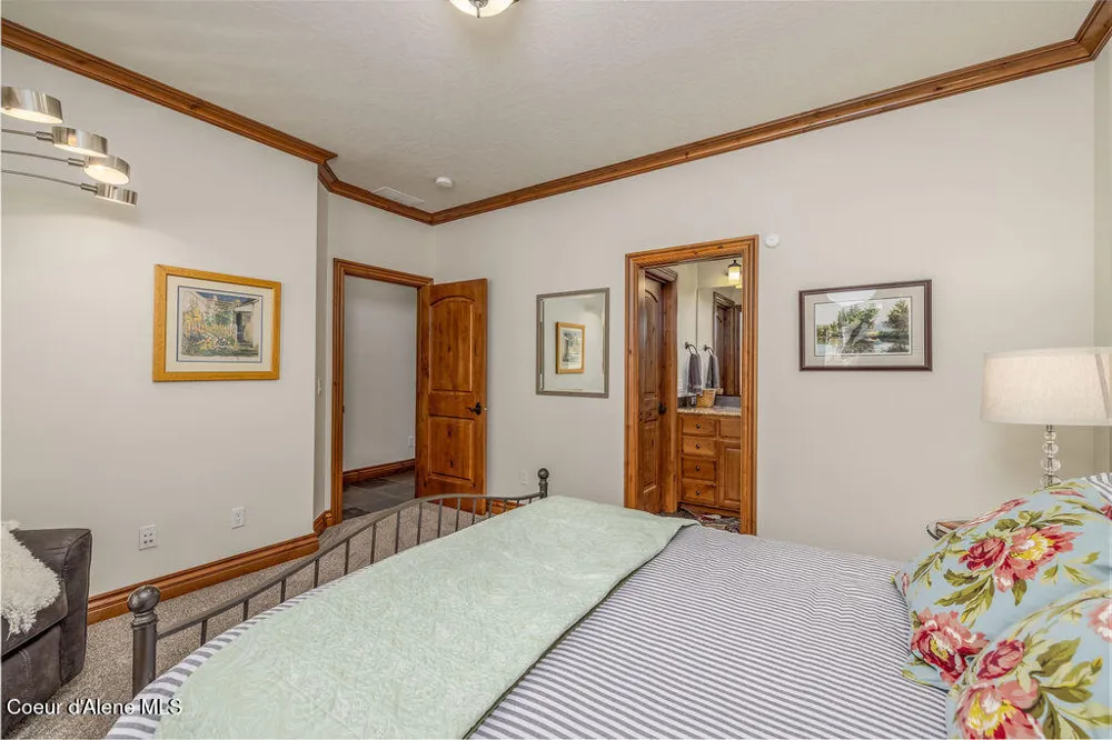 1560 E Bruin Loop Hayden, ID 83835