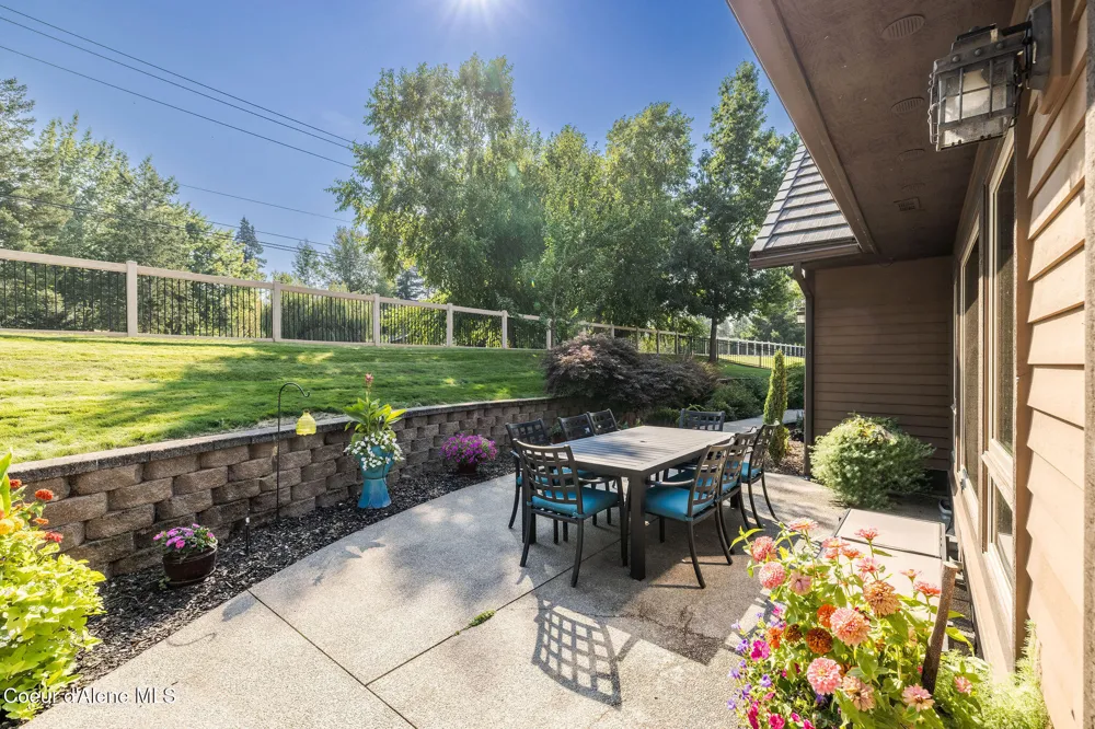 1560 E Bruin Loop Hayden, ID 83835