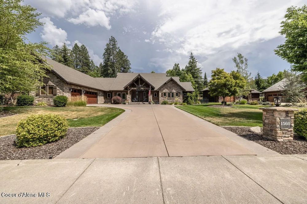 1560 E Bruin Loop Hayden, ID 83835
