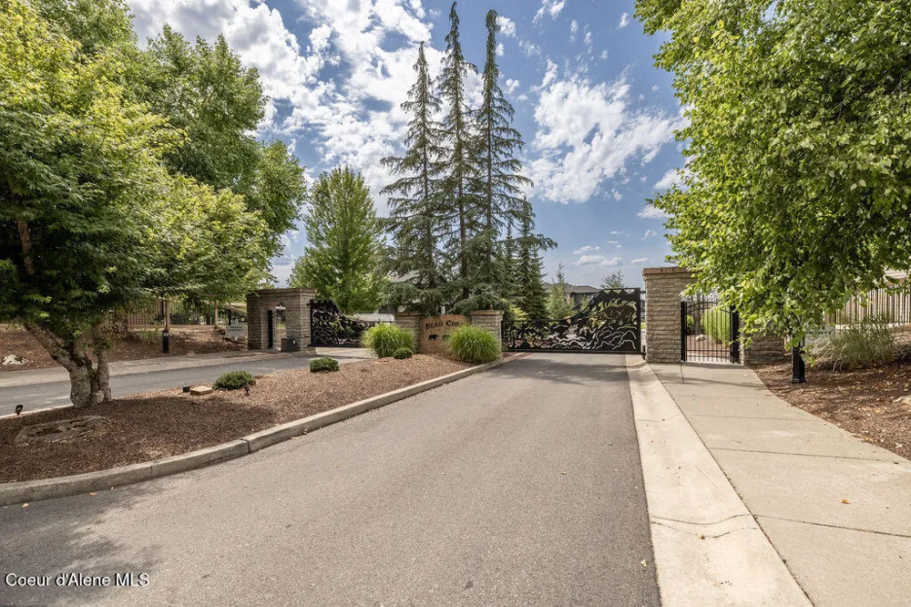 1560 E Bruin Loop Hayden, ID 83835