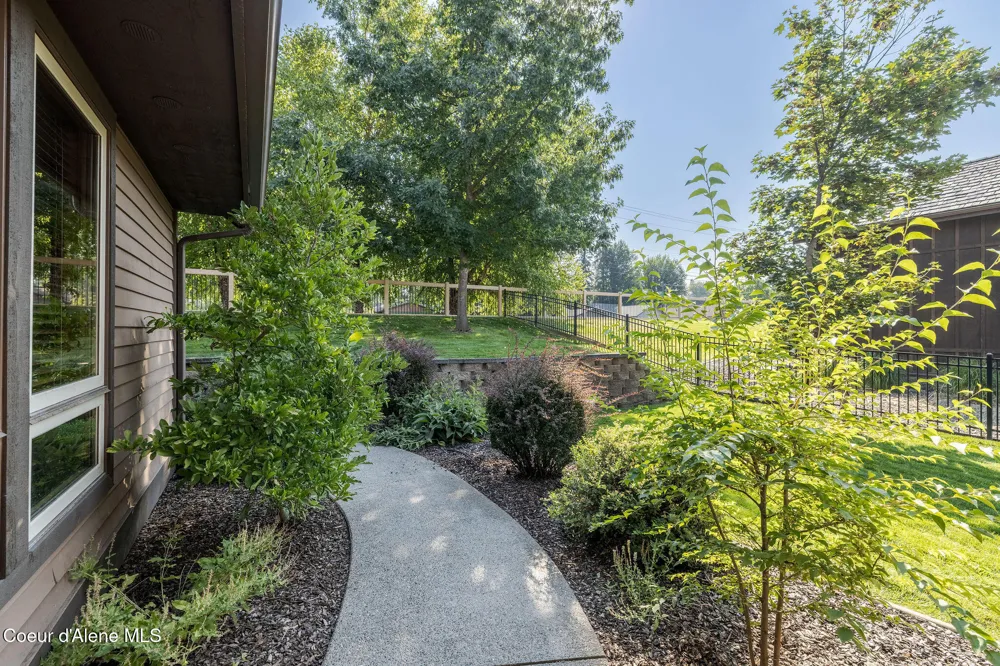 1560 E Bruin Loop Hayden, ID 83835