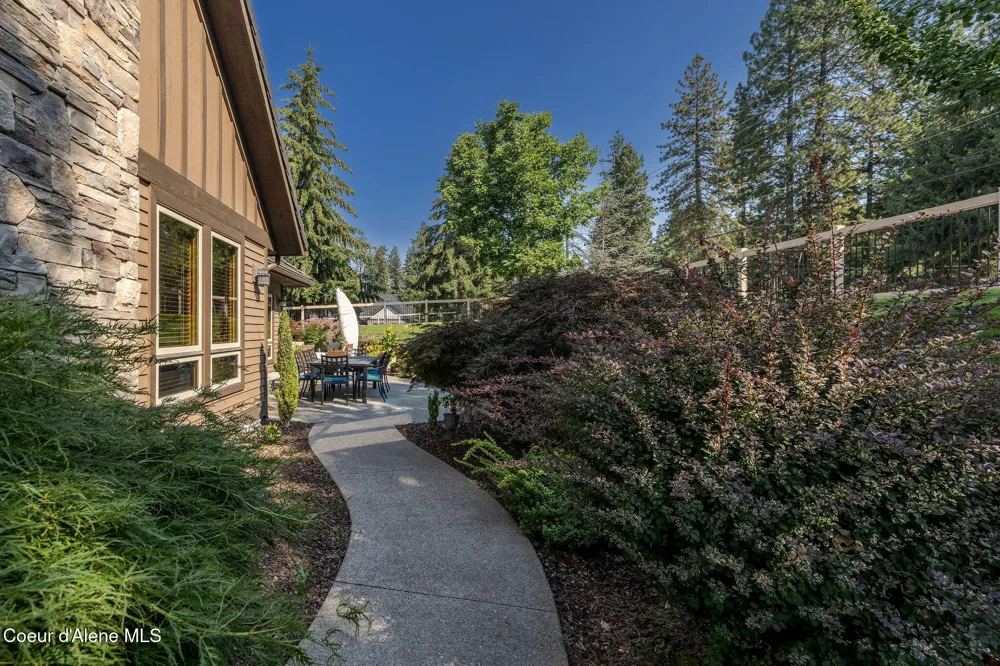 1560 E Bruin Loop Hayden, ID 83835