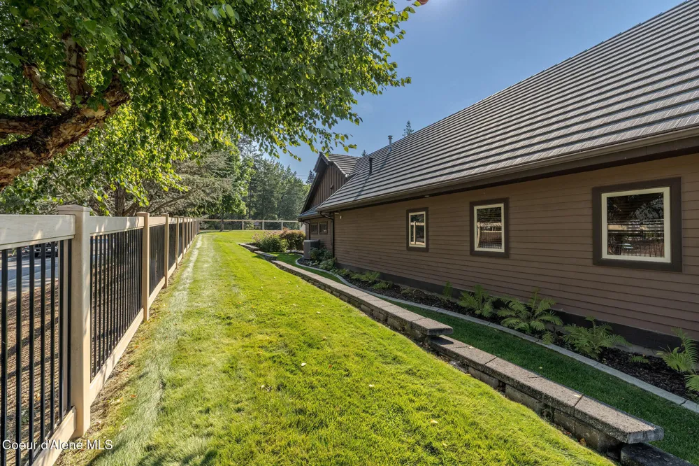 1560 E Bruin Loop Hayden, ID 83835