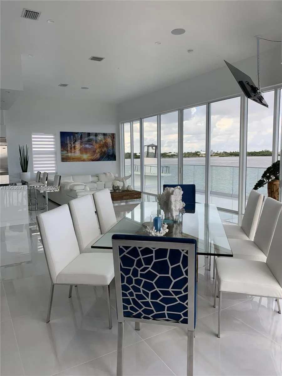 1553 Sunrise Dr Big Pine, FL 33043