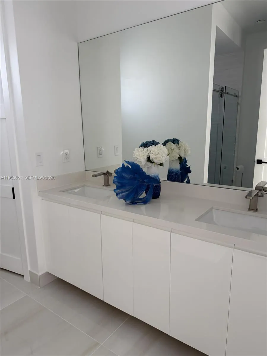1553 Sunrise Dr Big Pine, FL 33043