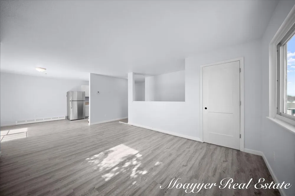 1051 Abbey Court #1 Holland City, MI 49423