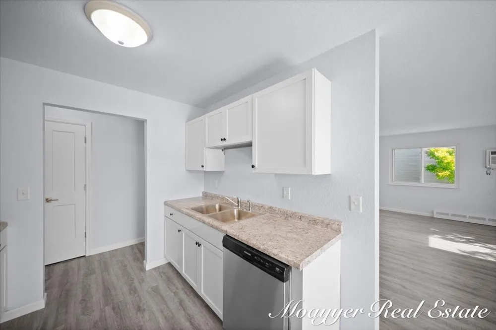 1051 Abbey Court #1 Holland City, MI 49423